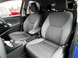 Toyota Yaris DESIGN FHEV 60