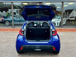 Toyota Yaris DESIGN FHEV 62