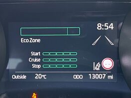 Toyota Yaris DESIGN FHEV 27