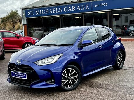 Toyota Yaris DESIGN FHEV
