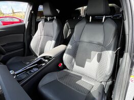 Toyota C-HR EXCEL 66