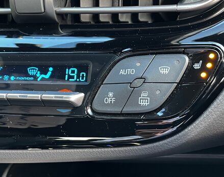 Toyota C-HR EXCEL 51