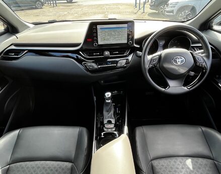 Toyota C-HR EXCEL 2