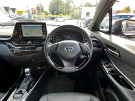 Toyota C-HR EXCEL 19