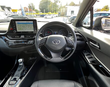 Toyota C-HR EXCEL 19