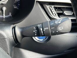 Toyota C-HR EXCEL 59