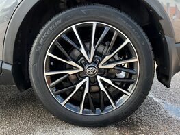 Toyota C-HR EXCEL 14