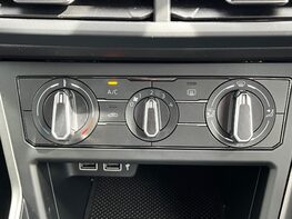 Volkswagen Polo SE EVO 48