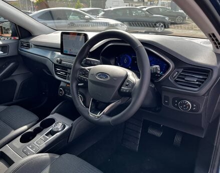 Ford Focus Active X Estate 18