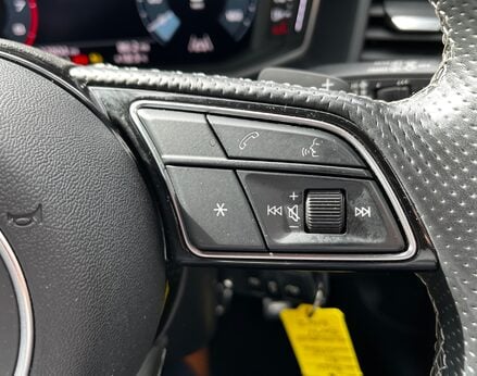 Audi A1 SPORTBACK TFSI S LINE BLACK EDITION 50