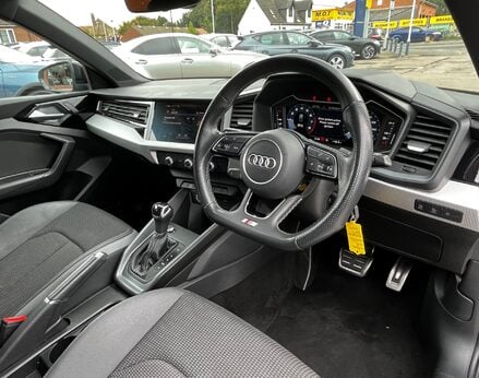 Audi A1 SPORTBACK TFSI S LINE BLACK EDITION 18