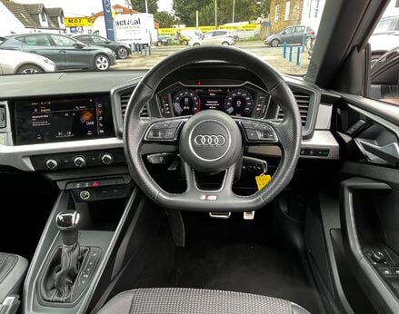 Audi A1 SPORTBACK TFSI S LINE BLACK EDITION 19
