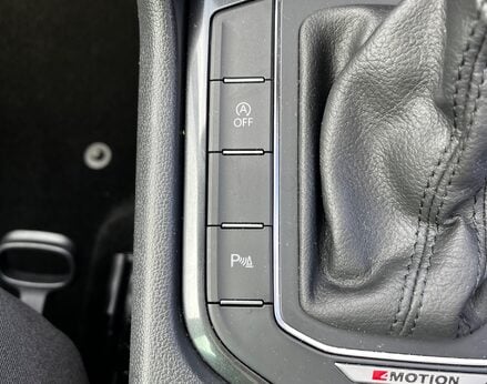 Volkswagen Tiguan SEL TSI 4MOTION DSG 64