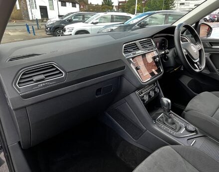 Volkswagen Tiguan SEL TSI 4MOTION DSG 18