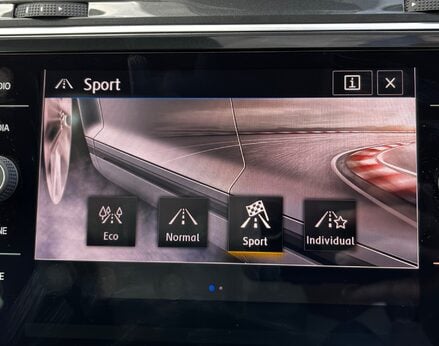 Volkswagen Tiguan SEL TSI 4MOTION DSG 53