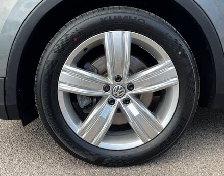 Volkswagen Tiguan SEL TSI 4MOTION DSG 13