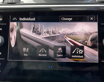 Volkswagen Tiguan SEL TSI 4MOTION DSG 54