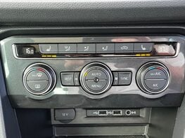 Volkswagen Tiguan SEL TSI 4MOTION DSG 59