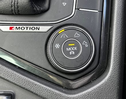 Volkswagen Tiguan SEL TSI 4MOTION DSG 67