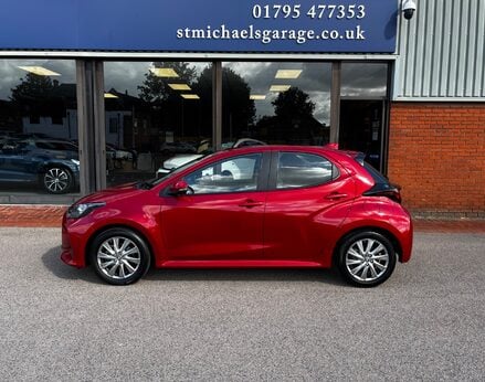 Toyota Yaris ICON FHEV 11