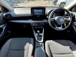 Toyota Yaris ICON FHEV 2
