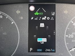 Toyota Yaris ICON FHEV 28