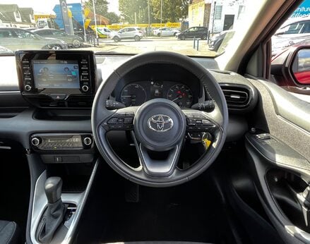 Toyota Yaris ICON FHEV 19
