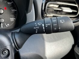 Toyota Yaris ICON FHEV 57