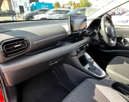 Toyota Yaris ICON FHEV 17