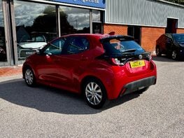 Toyota Yaris ICON FHEV 9