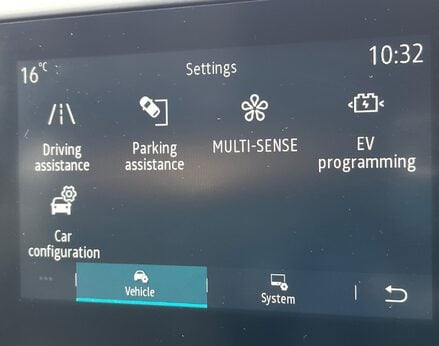 Renault Captur TECHNO E-TECH 41