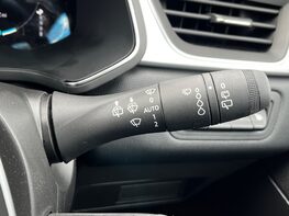 Renault Captur TECHNO E-TECH 59