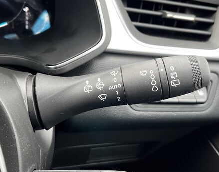 Renault Captur TECHNO E-TECH 59