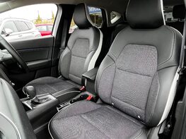 Renault Captur TECHNO E-TECH 65