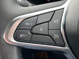 Renault Captur TECHNO E-TECH 56