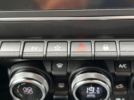 Renault Captur TECHNO E-TECH 49