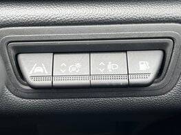 Renault Captur TECHNO E-TECH 61