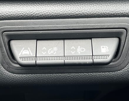 Renault Captur TECHNO E-TECH 61