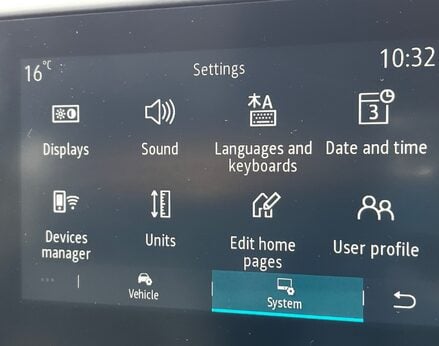 Renault Captur TECHNO E-TECH 45