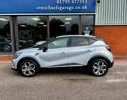 Renault Captur TECHNO E-TECH 11