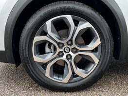 Renault Captur TECHNO E-TECH 13