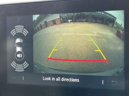 Renault Captur TECHNO E-TECH 29