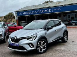 Renault Captur TECHNO E-TECH 1