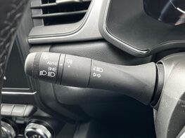 Renault Captur TECHNO E-TECH 58