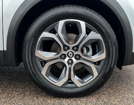 Renault Captur TECHNO E-TECH 16