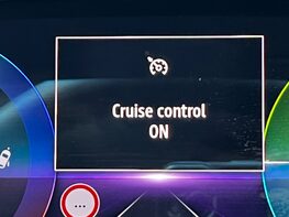 Renault Captur TECHNO E-TECH 26