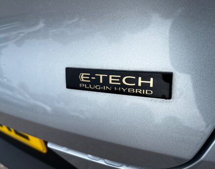 Renault Captur TECHNO E-TECH 75