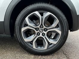 Renault Captur TECHNO E-TECH 14