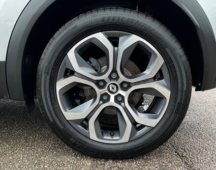 Renault Captur TECHNO E-TECH 14