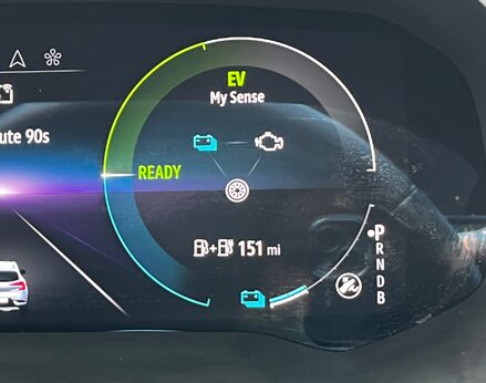 Renault Captur TECHNO E-TECH 23